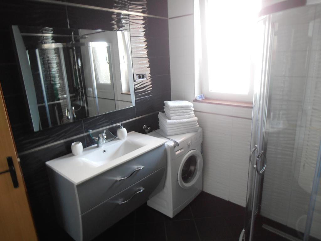 Villa Dijana 2 Malinska Habitación foto